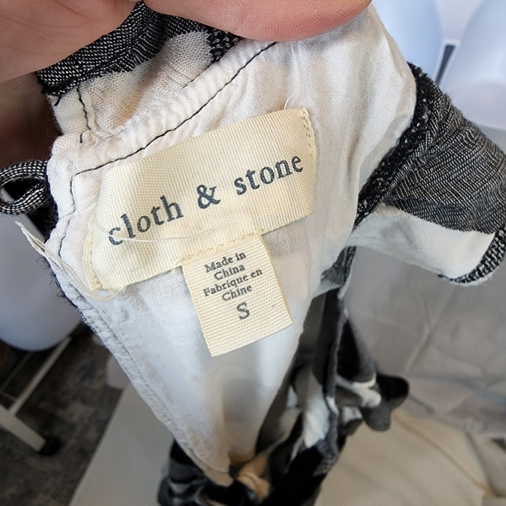 Cloth & Stone romper - Picture 2 of 16